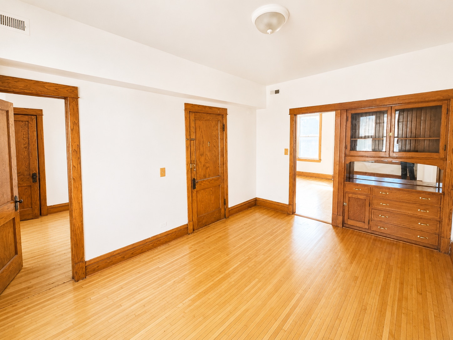 Building Photo - 3401 W Armitage Ave