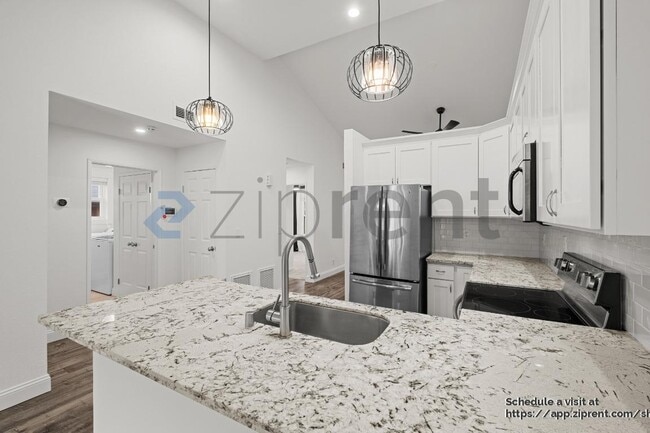 Building Photo - 106 Village Ct