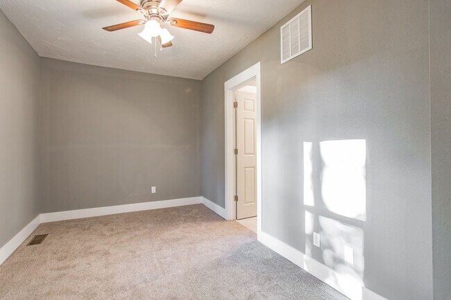 Building Photo - COLLEGE PRE-LEASING