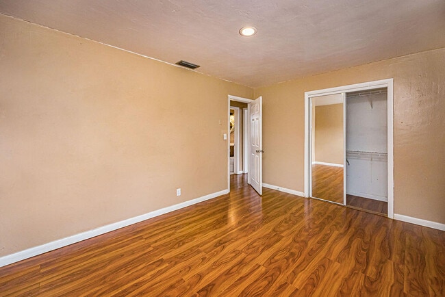 Building Photo - 260 NE 13th St