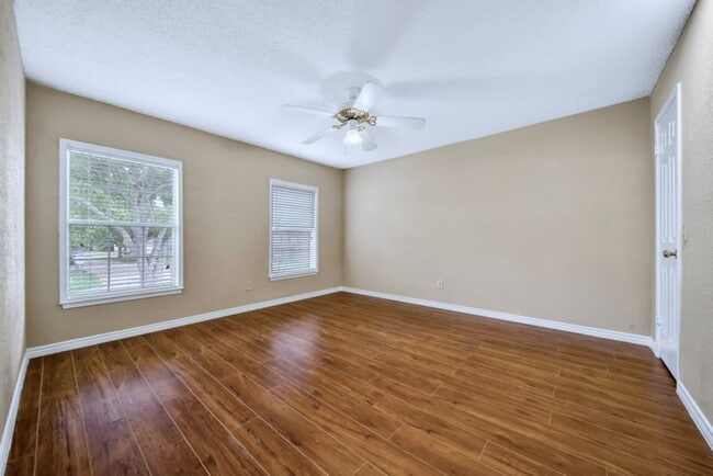 Building Photo - 3006 Mesquite Dr