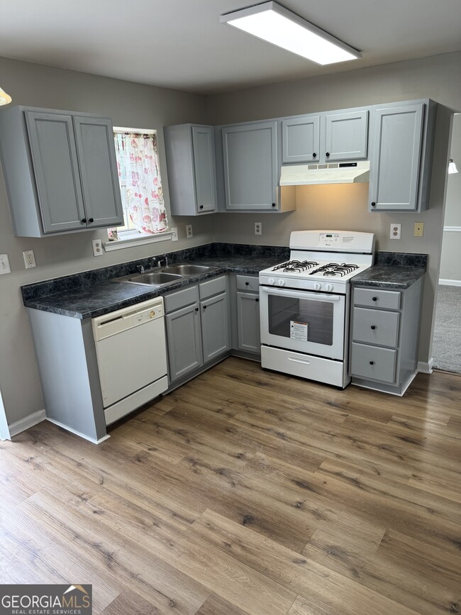 Building Photo - 2485 Hampshire Cove SE