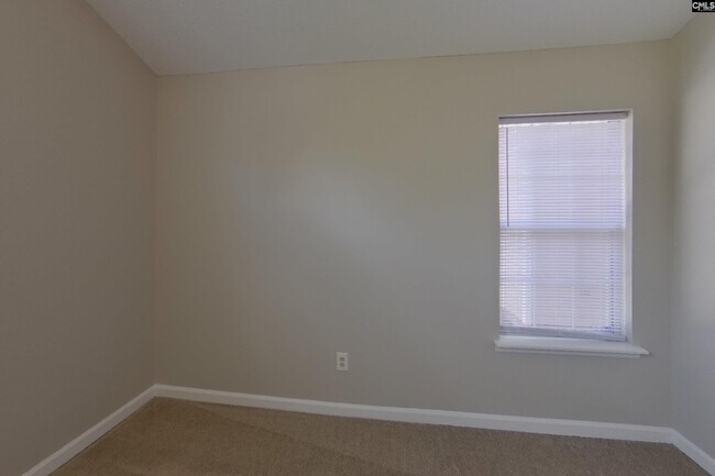 Building Photo - 424 Forest Grove Cir