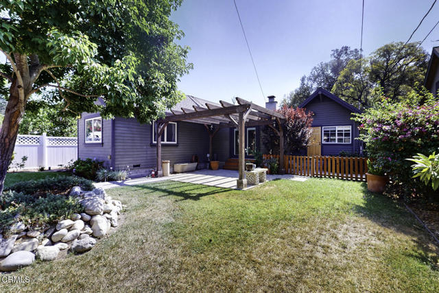 Building Photo - 1843 Las Lunas St