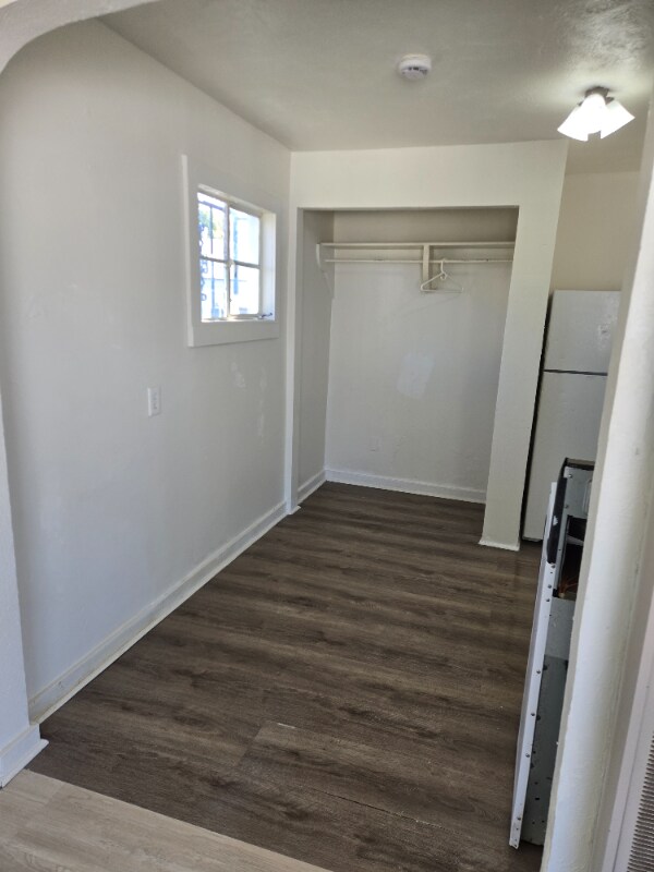 Building Photo - 106 California St SE