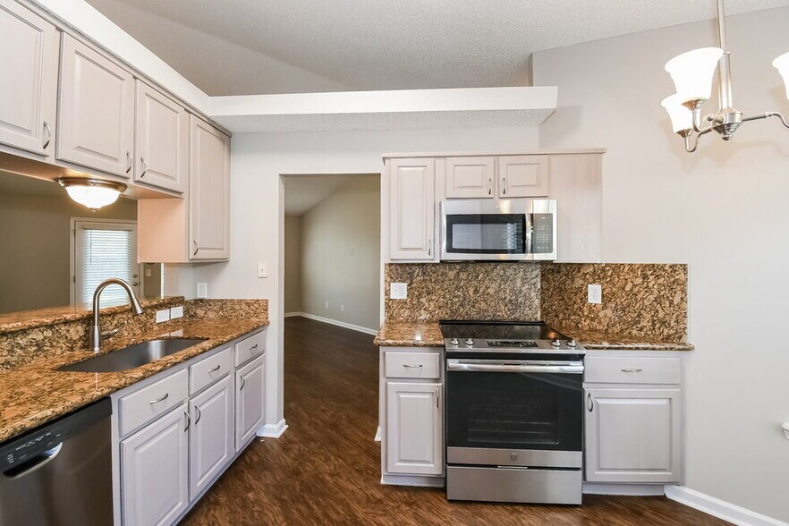 Building Photo - 2056 Eclipse Dr