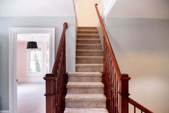 Building Photo - 145 E 300 S