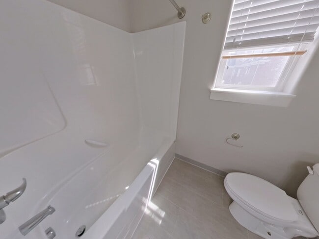 Building Photo - Greek Street Townhomes (335)