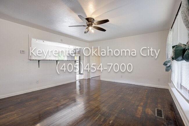 Building Photo - 1524 Rowena Ln