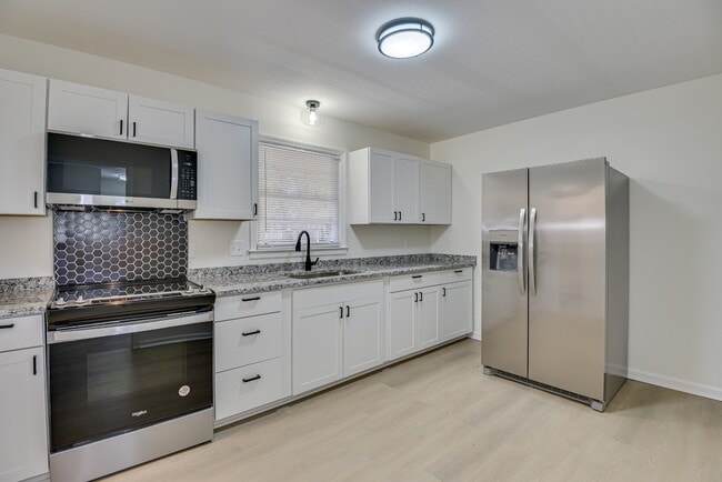 Building Photo - 2618 Providence Ct