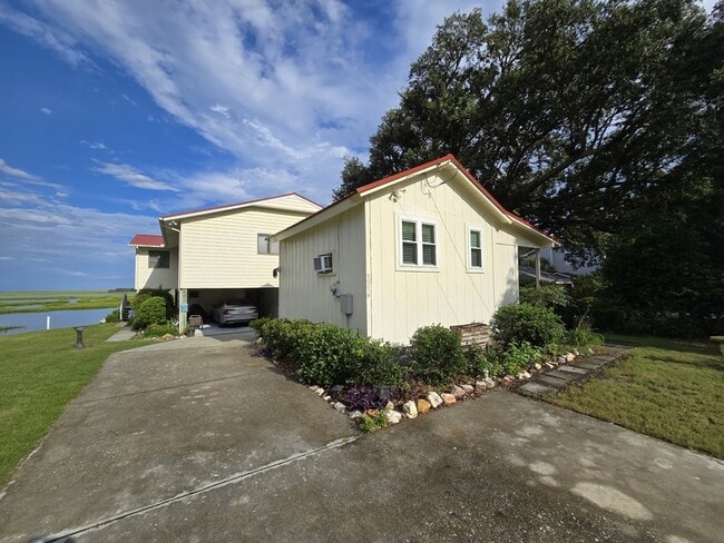 Building Photo - 337 Dogwood Ln
