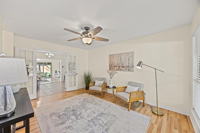 Building Photo - 3205 Whites Dr