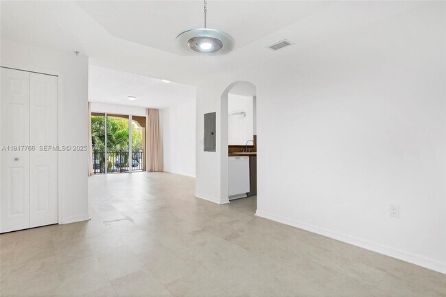 Building Photo - 6670 NW 114th Ave