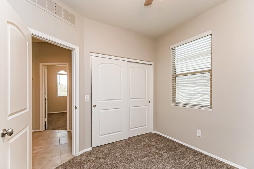 Building Photo - 4832 E Rhodium Dr