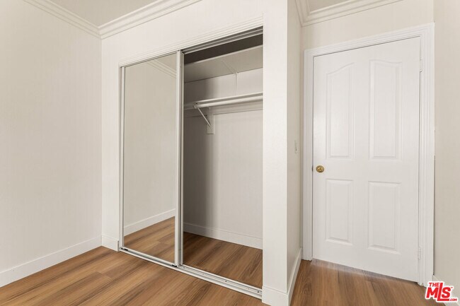 Building Photo - 11738 Valley View Ave