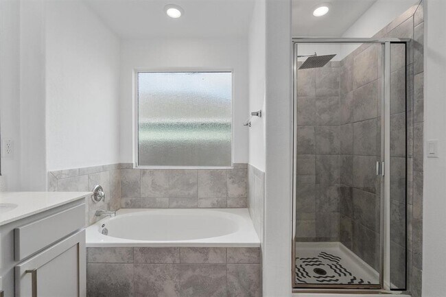 Building Photo - 245 Salt Springs Rd