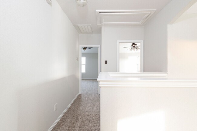 Building Photo - 1509 Heron Dr