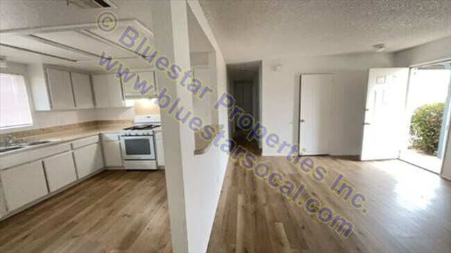 Building Photo - 12982N