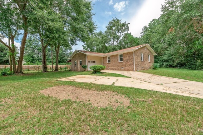 Building Photo - 302 Antler Dr