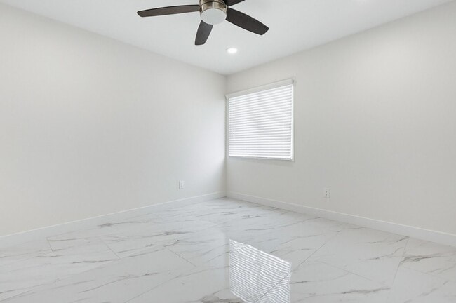 Building Photo - 3334 Altadena Ave.