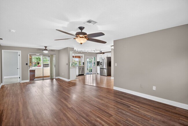 Building Photo - SFH  North Fort Myers 4419