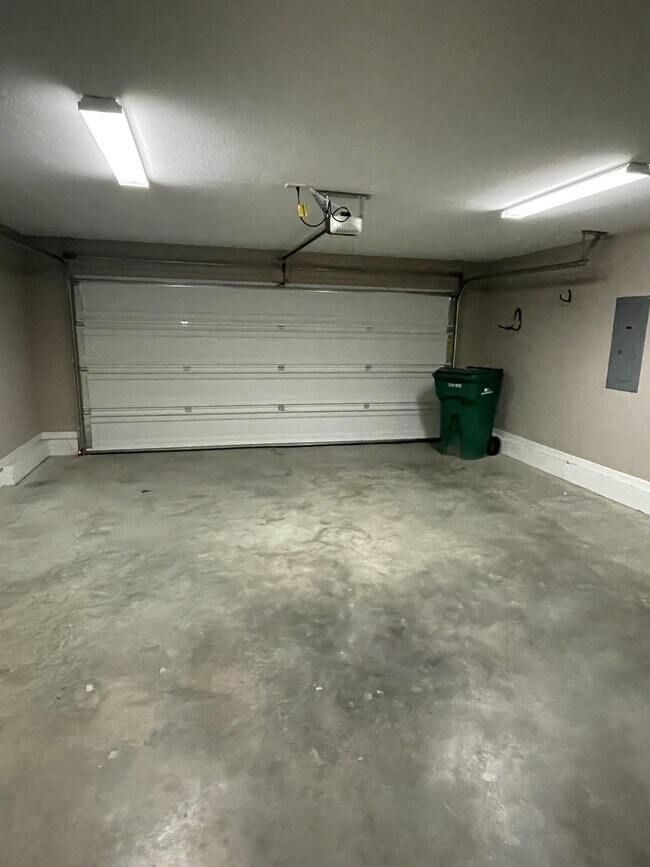 Building Photo - 8107 Cambridge Reserve Dr