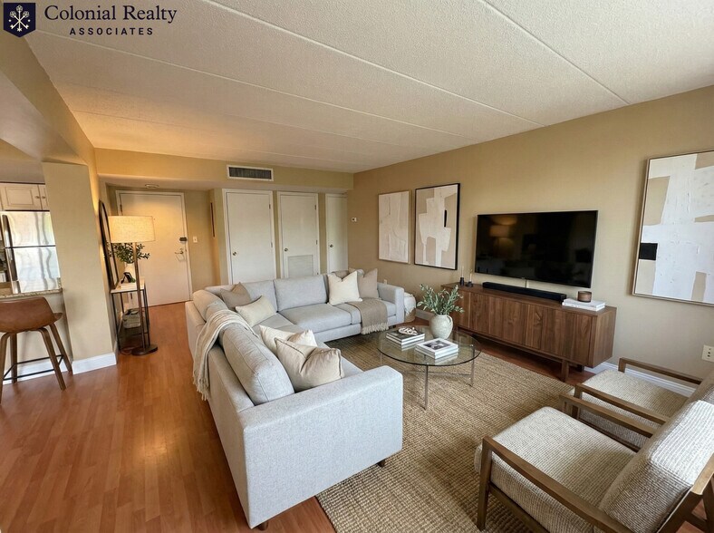 Building Photo - 85 Brainerd Rd