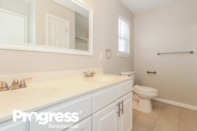 Building Photo - 733 Sage Hill Dr