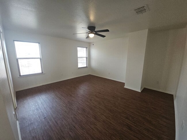 Building Photo - Beautiful 2 Story in Bedford Off Forest Ridge