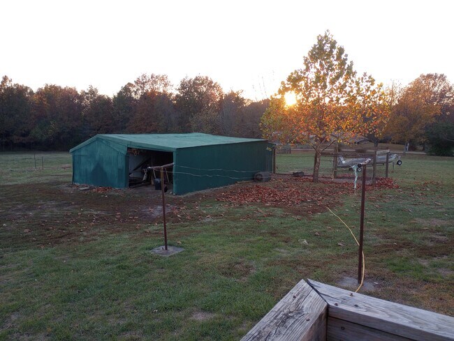 Building Photo - 24 NW 525th Rd