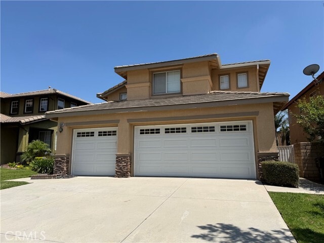 Building Photo - 5569 Hunt Club Dr