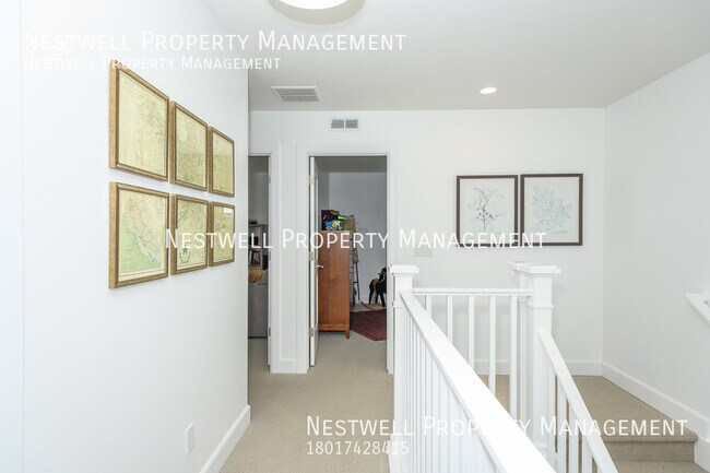 Building Photo - Newer 4-bed Townhome in South Jordan