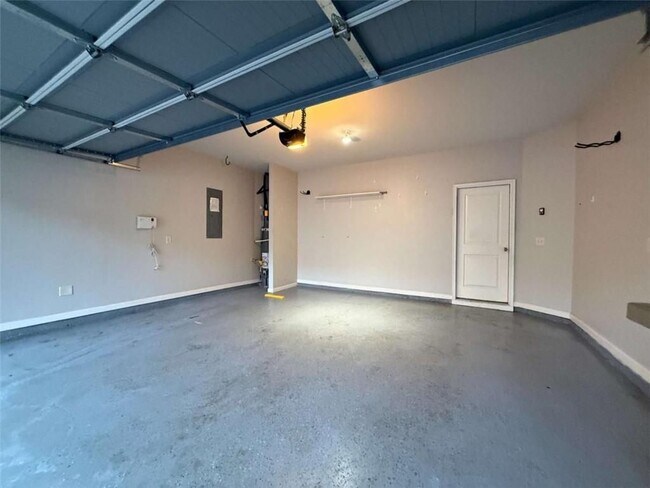Building Photo - 5115 Breezewood Cir