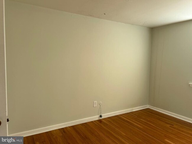 Building Photo - 3243 Lester Rd