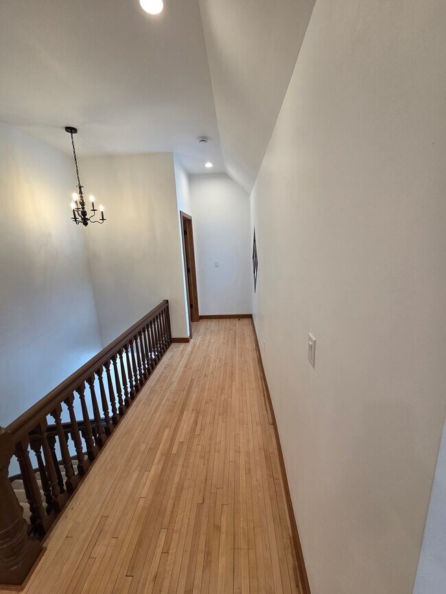 Building Photo - 2904 Parkridge Ave