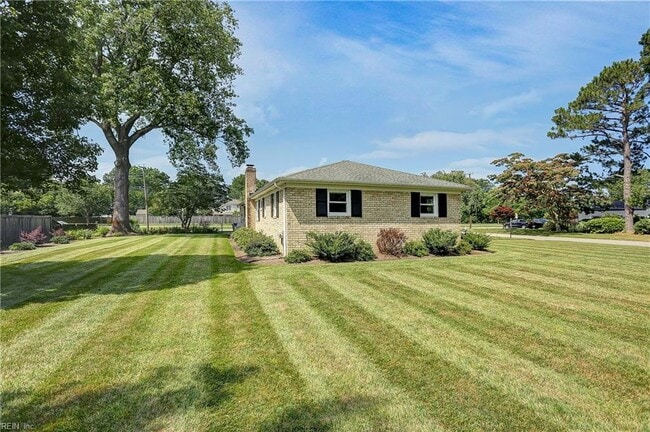 Building Photo - 949 General Beauregard Dr