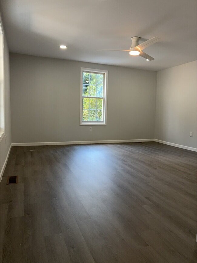 Building Photo - "Charming 3-Bedroom Home with 2 Full Baths and Spacious 1,210 sq ft Layout in Anderson, SC!"