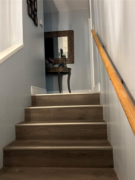 Building Photo - 2879 Thaxton Dr
