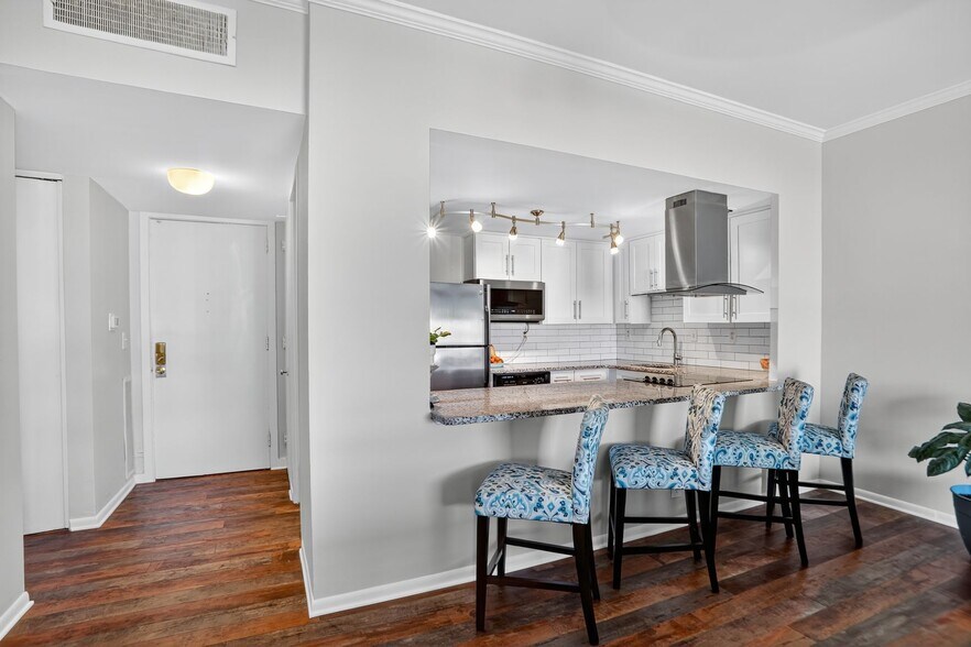 Building Photo - 130 26th St NW