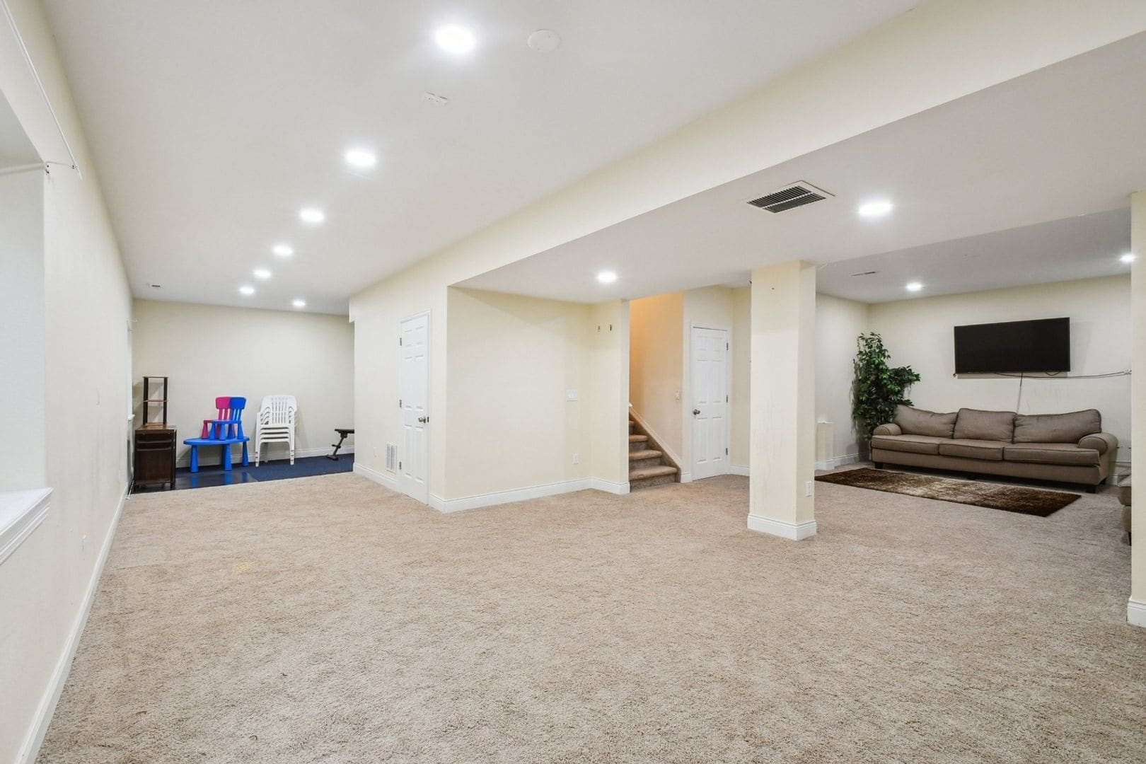 Building Photo - 8910 Azalea Ct