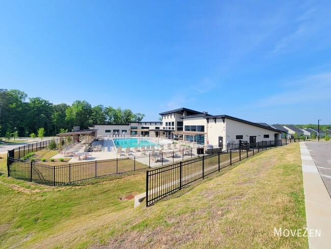 Building Photo - 828 Basswood Gln Trl