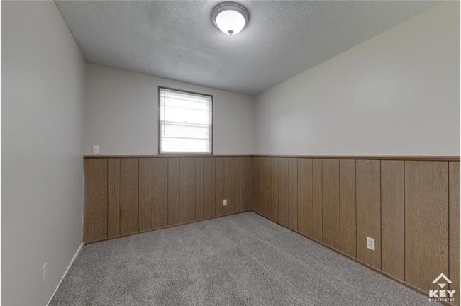 Building Photo - 717 N Dougherty Ave