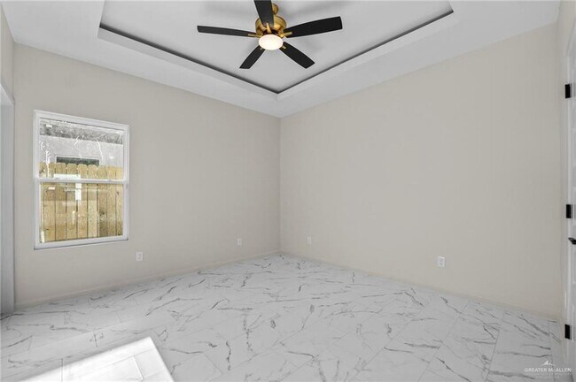 Building Photo - 17 Selena St