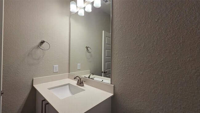 Building Photo - 9773 Grosbeak Ln