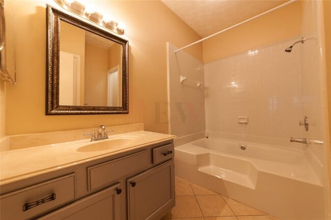 Building Photo - 3780 Tanglewilde St