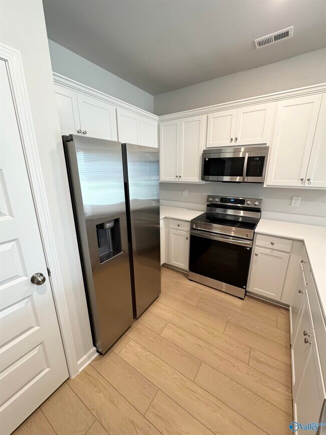 Building Photo - 22733 Dashwood Ln