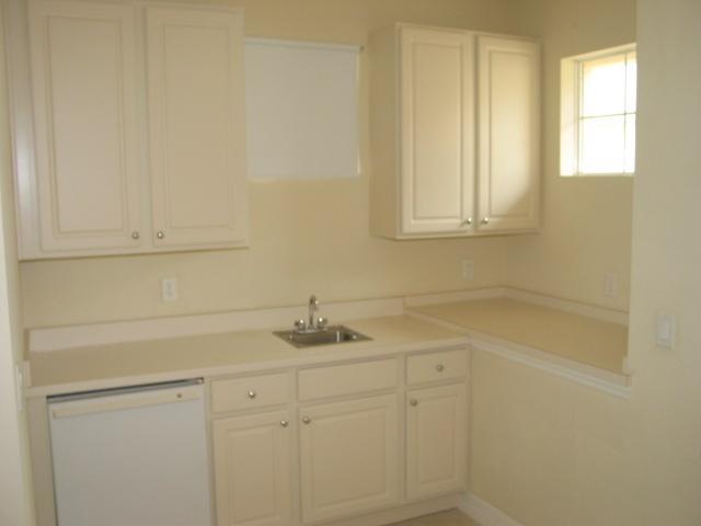 Building Photo - 539 Hedgewood Dr