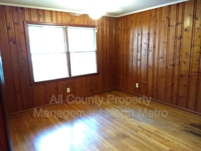 Building Photo - 1249 Valley View Rd