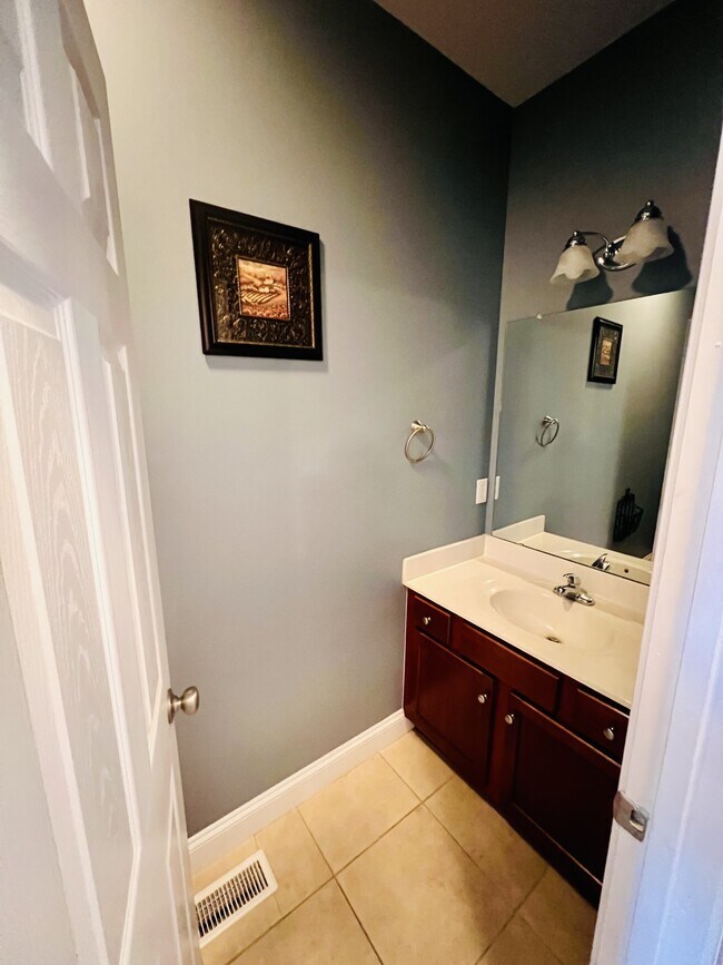 Building Photo - 1223 Hammocks Beach Rd