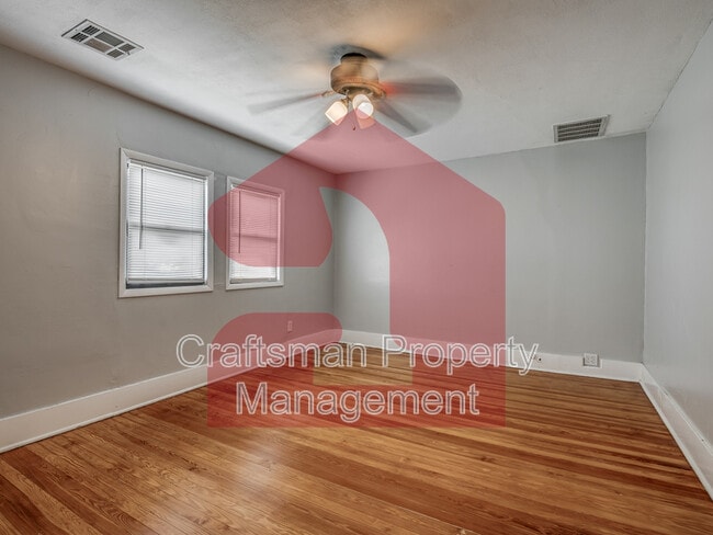 Building Photo - 1501 Gladstone Terrace